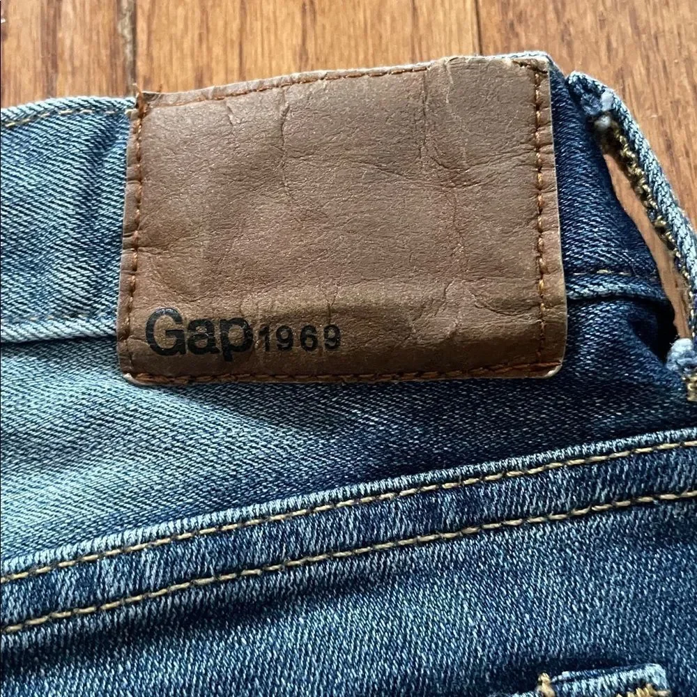 GAP straight leg